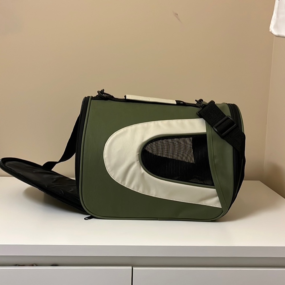 Green and White Pet Carrier